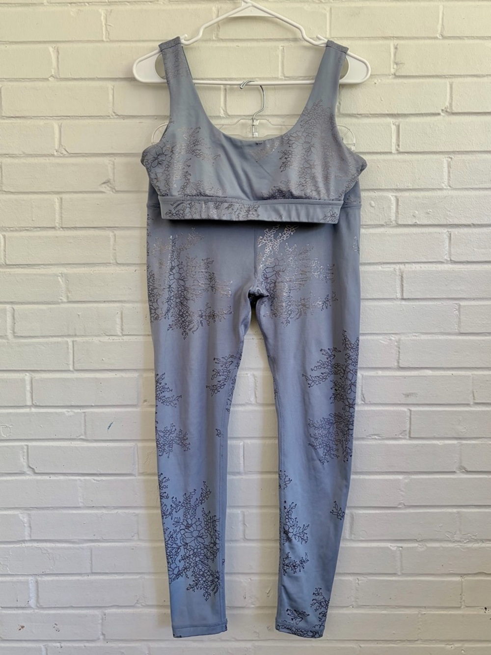 Glyder Splendid Yoga French Blue Silver Lace Floral Bra (M) & Leggings (S) SET - Picture 3 of 12